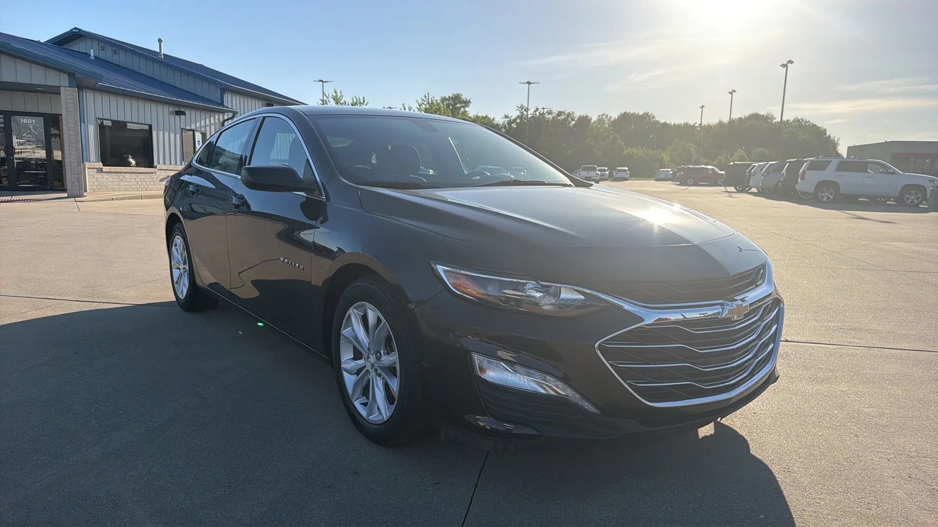 Used 2020 Chevrolet Malibu LT FWD image 27