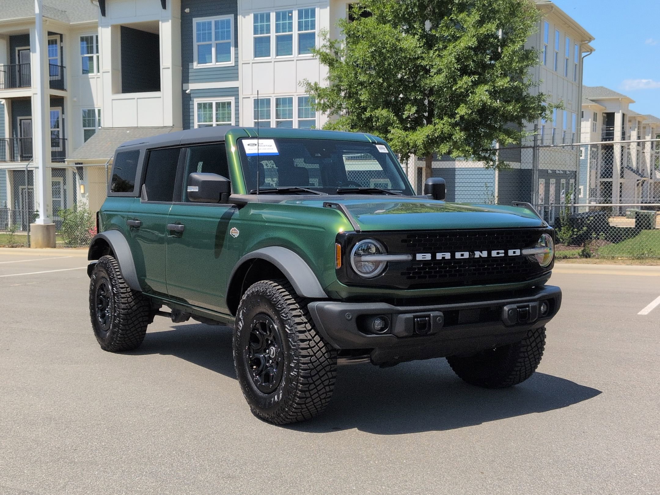 Used 2023 Ford Bronco Wildtrak AWD/4WD image 2