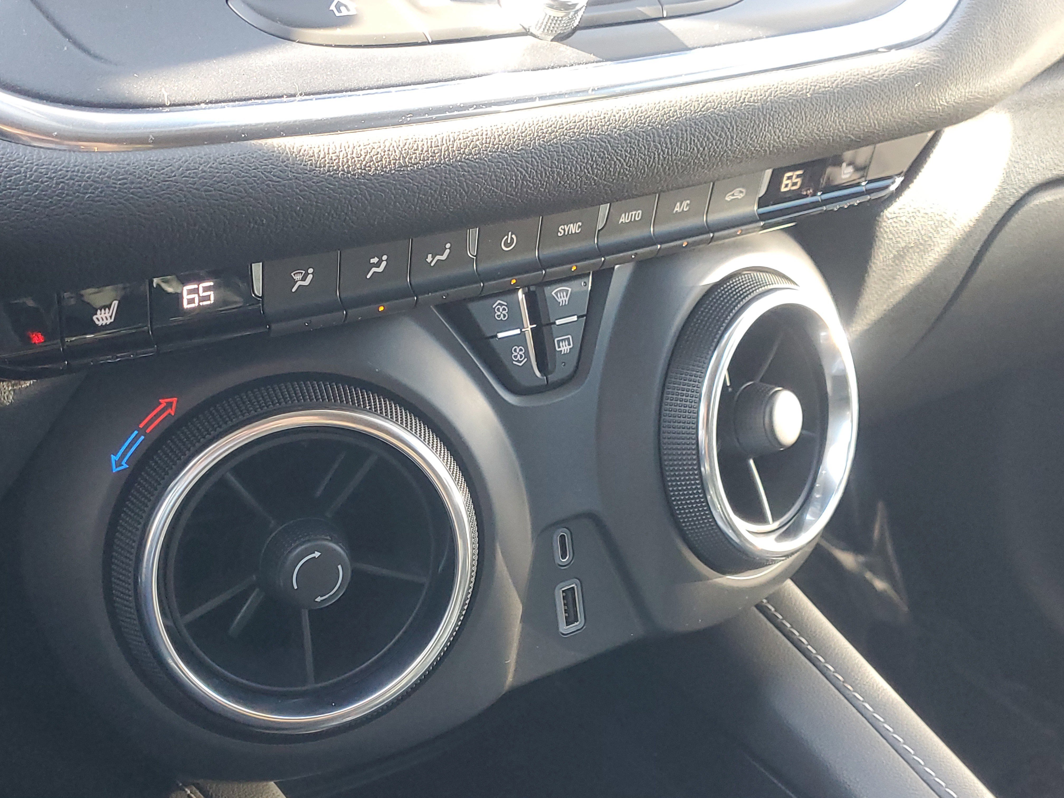 Used 2023 Chevrolet Blazer LT image 28