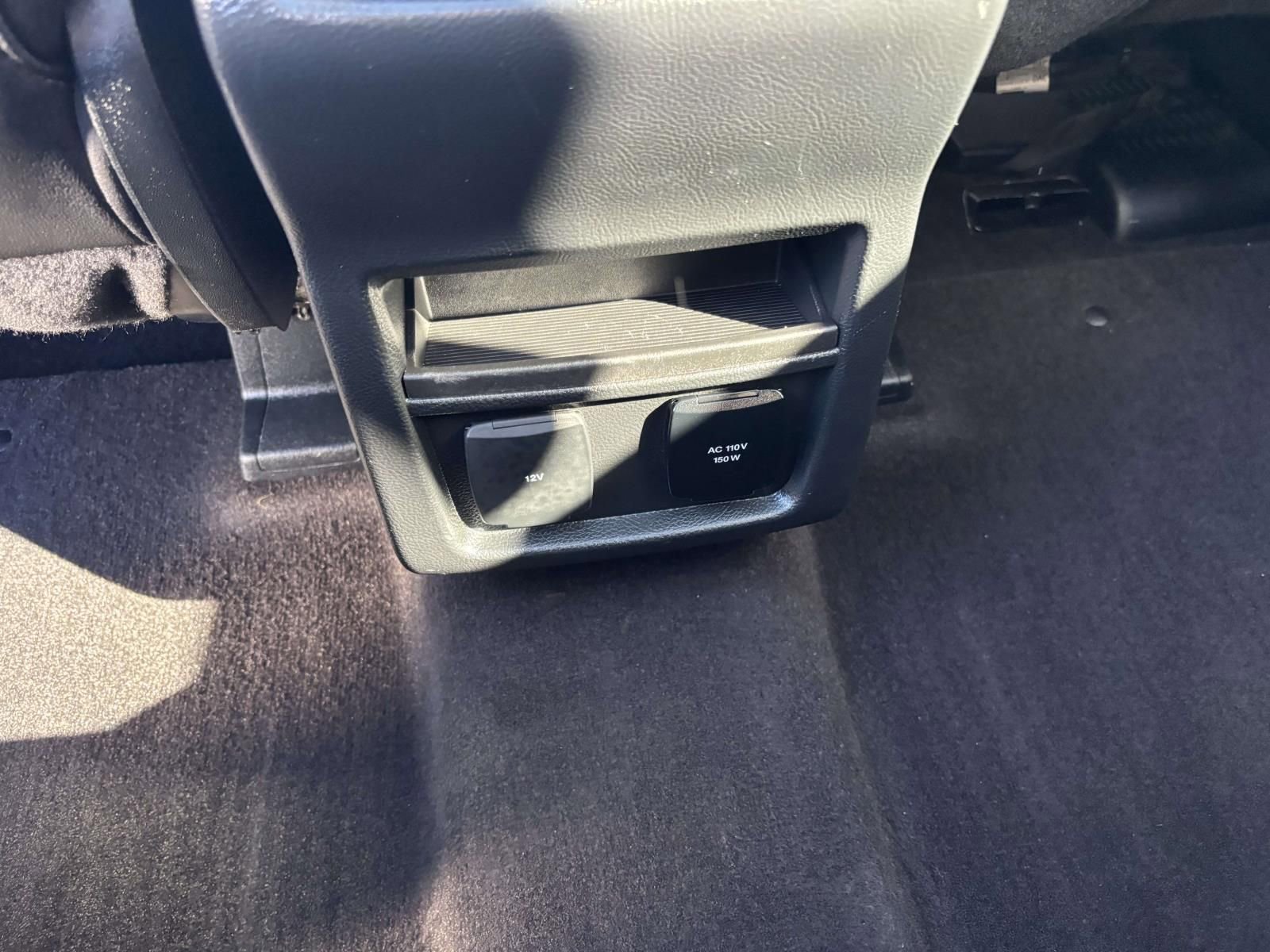 Certified 2020 Ford Edge ST-Line w/ Cold Weather Package image 34