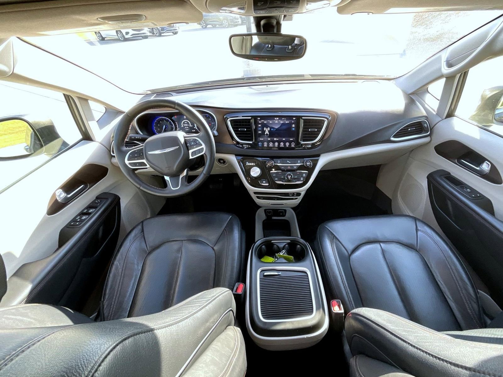 Used 2018 Chrysler Pacifica Touring-L Plus FWD image 15