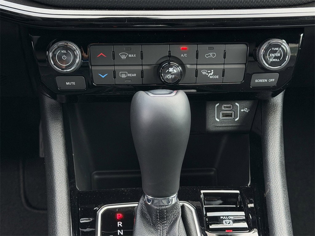 New 2026 Jeep Compass Latitude image 16