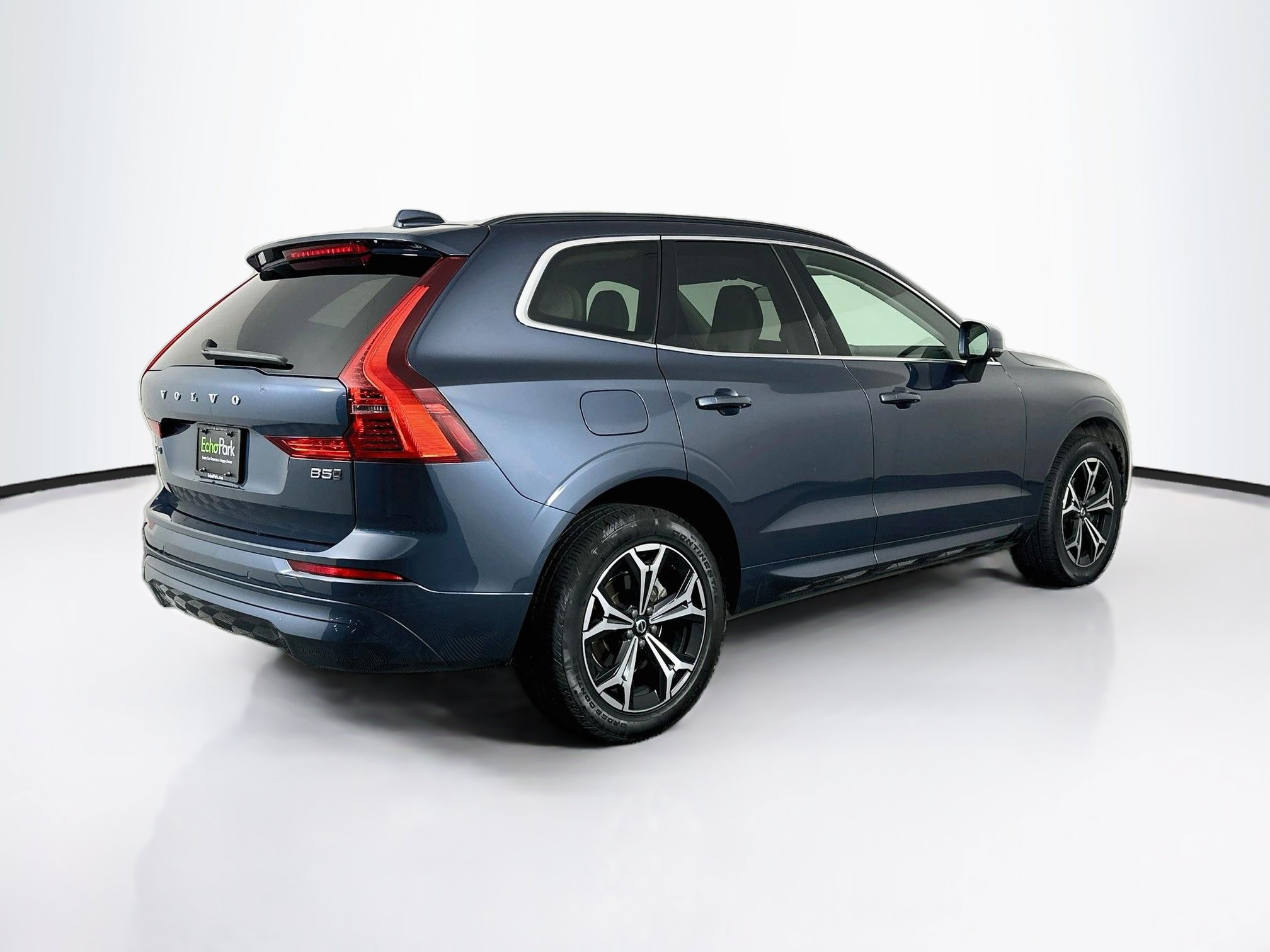 Used 2022 Volvo XC60 B5 Momentum AWD/4WD image 9