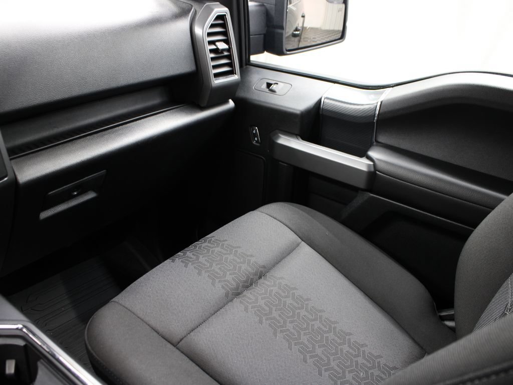 Used 2018 Ford F150 XLT w/ Equipment Group 302A Luxury AWD/4WD image 26