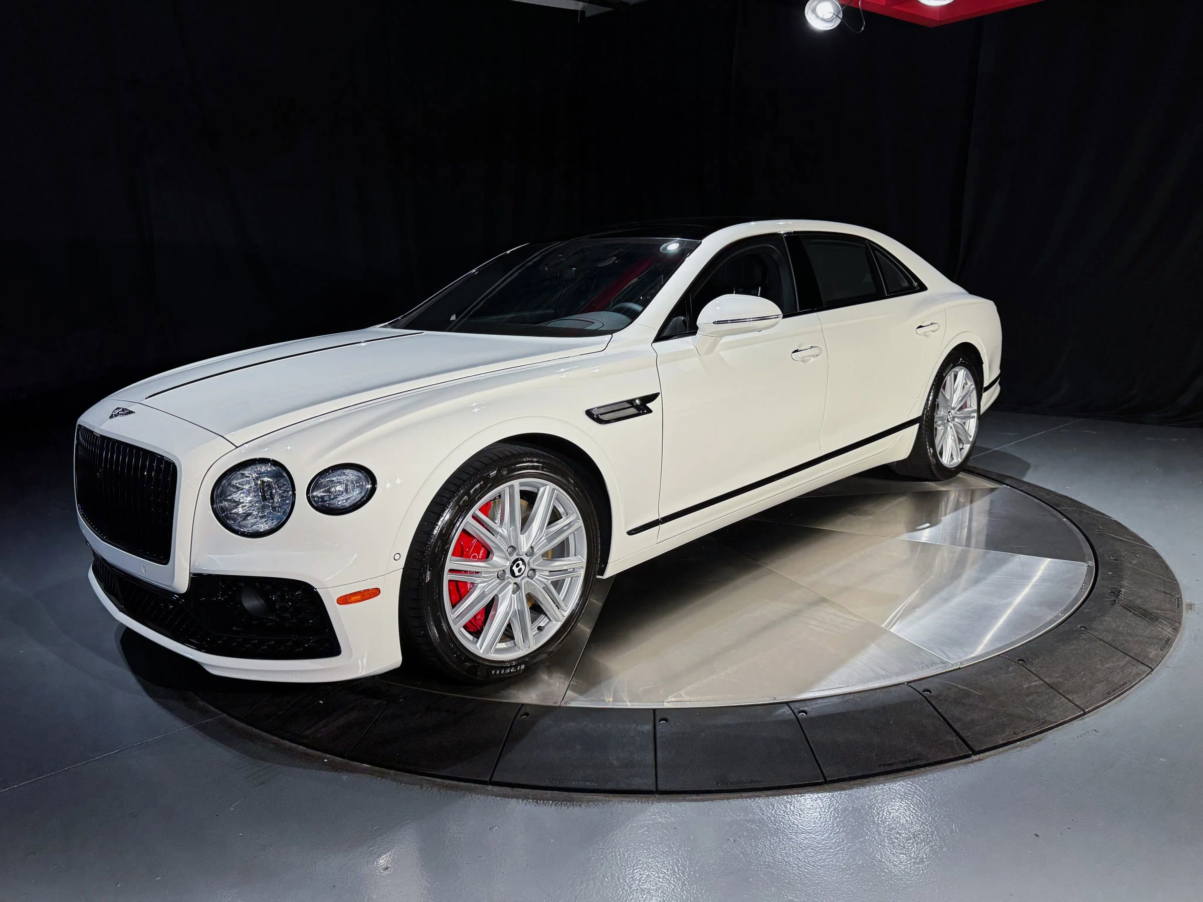 Used 2023 Bentley Flying Spur V8 AWD/4WD image 3