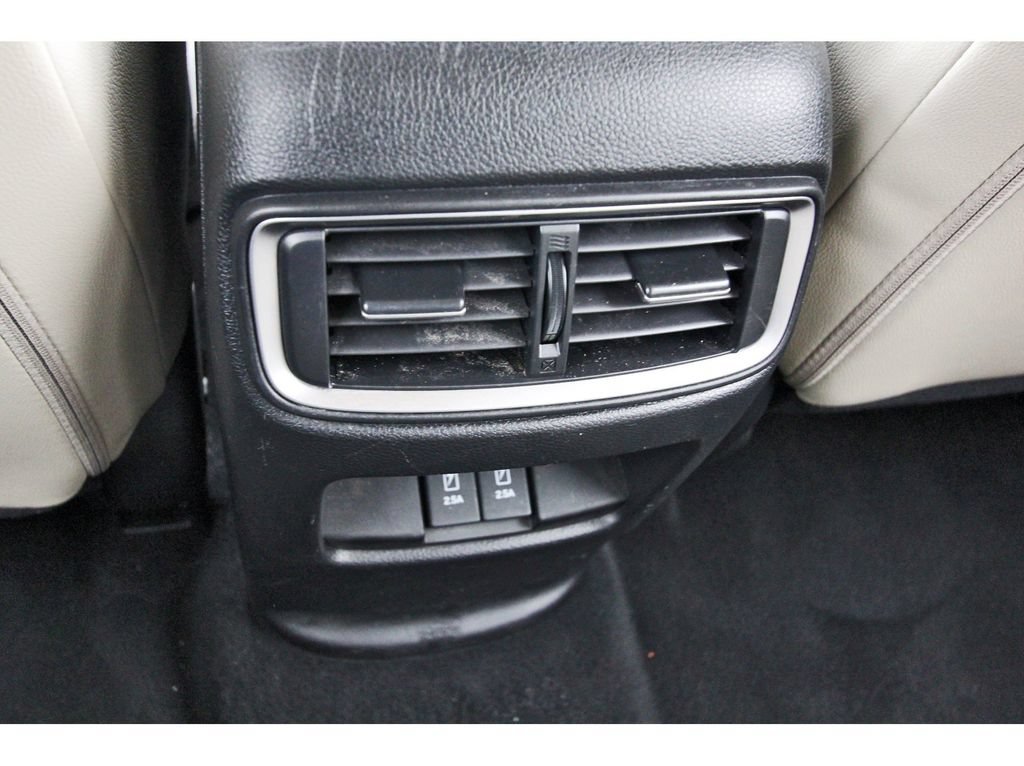 Used 2018 Honda CR-V Touring image 15