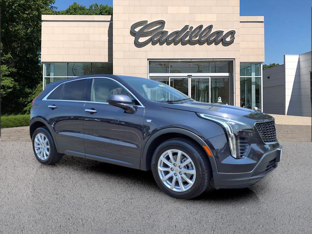 Certified 2022 Cadillac XT4 Luxury w/ Cold Weather Package