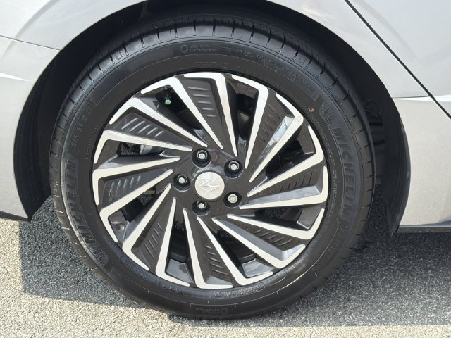 Certified 2023 Hyundai Sonata Limited FWD image 24