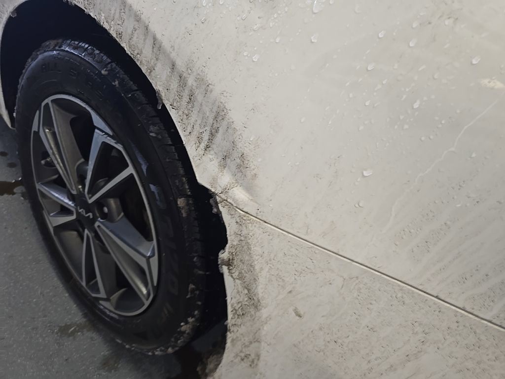 Used 2023 Kia Forte LXS image 9