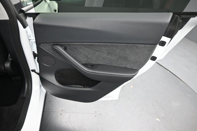 Used 2025 Tesla Model Y Long Range RWD image 24