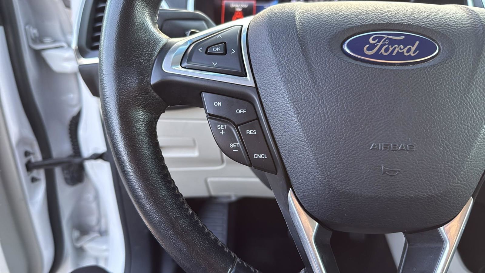 Used 2015 Ford Edge Titanium w/ Equipment Group 301A FWD image 10