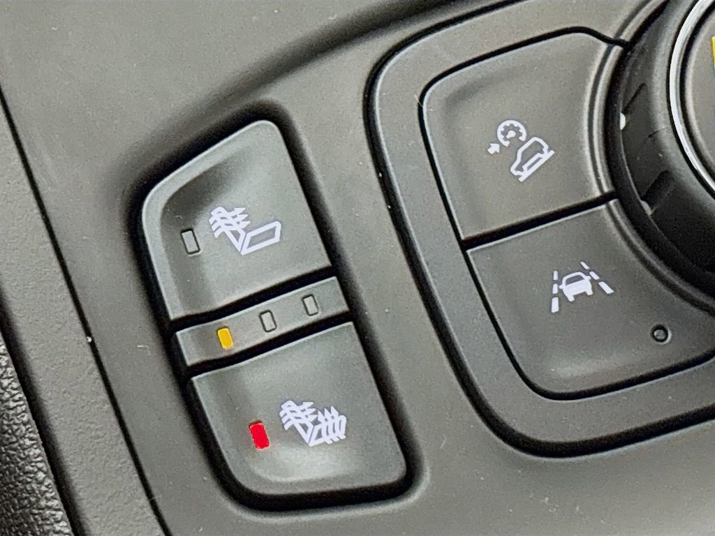 Certified 2024 GMC Terrain SLT w/ Infotainment Package II image 24