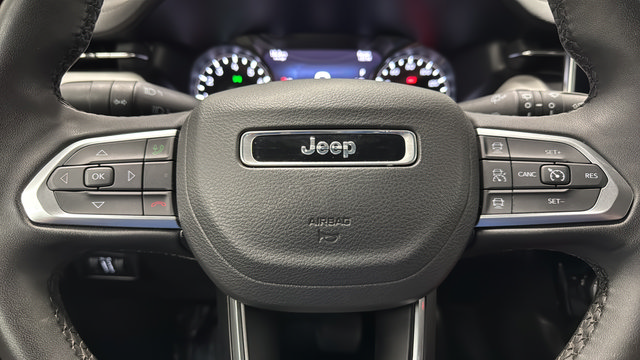 Certified 2025 Jeep Compass Limited AWD/4WD image 14