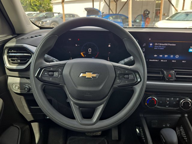Used 2025 Chevrolet TrailBlazer LT AWD/4WD image 19