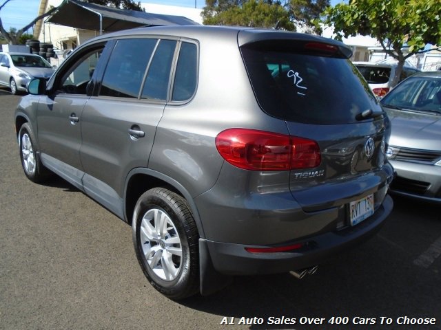 Used 2012 Volkswagen Tiguan S FWD image 3