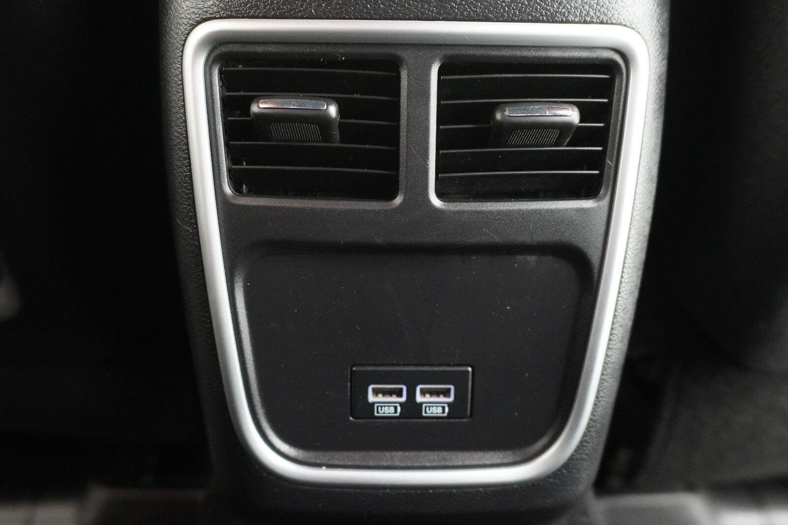 Used 2020 Dodge Charger Scat Pack w/ Dynamics Package RWD image 25