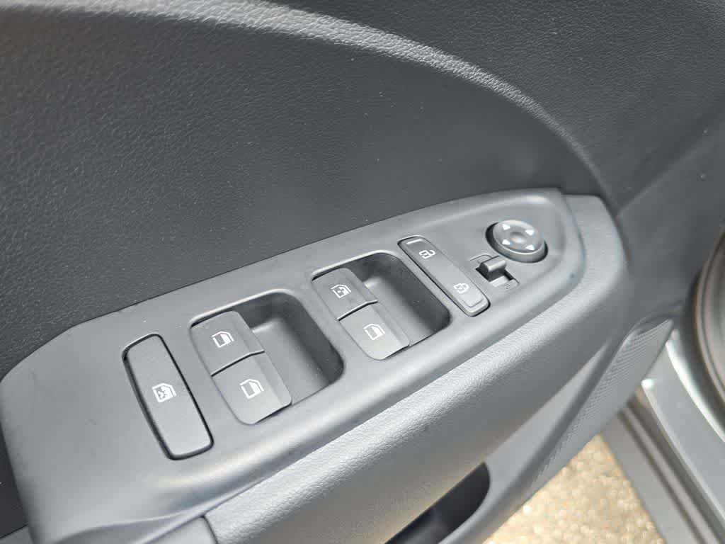 New 2026 Hyundai Venue SEL FWD image 17