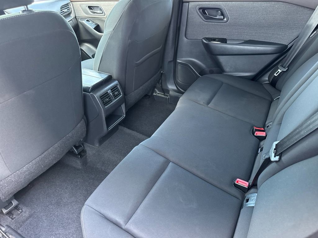 Used 2023 Nissan Rogue S AWD/4WD image 11