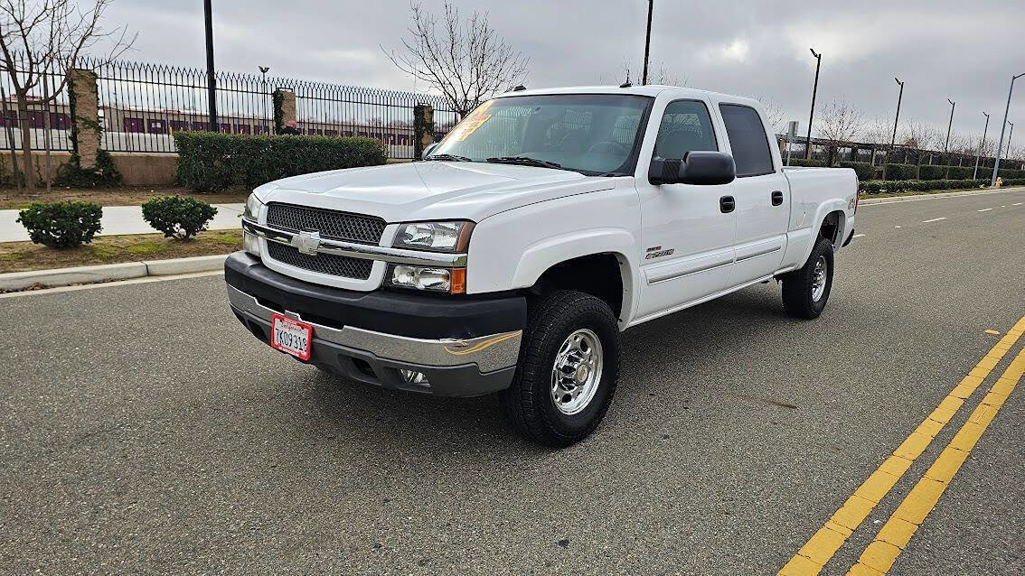 Used 2004 Chevrolet Silverado 2500 LT w/ Skid Plate Package image 3