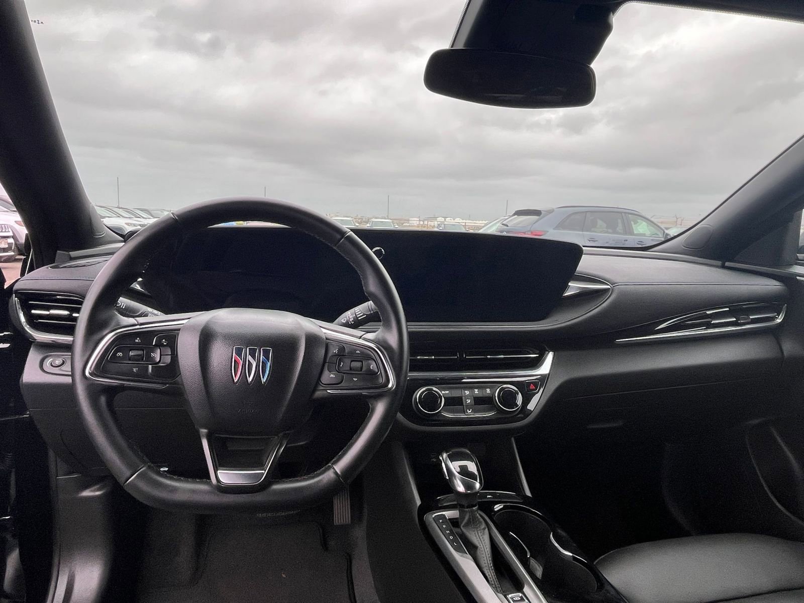 Used 2025 Buick Envista Sport Touring image 32