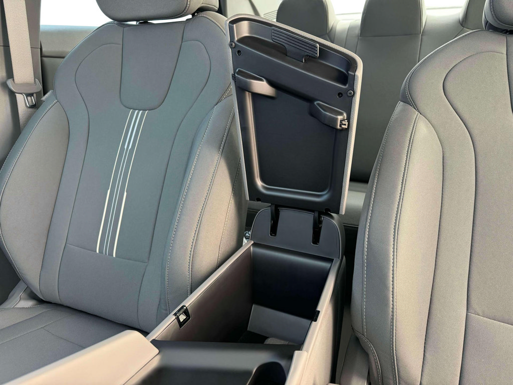 New 2025 Hyundai Elantra Sport FWD image 19
