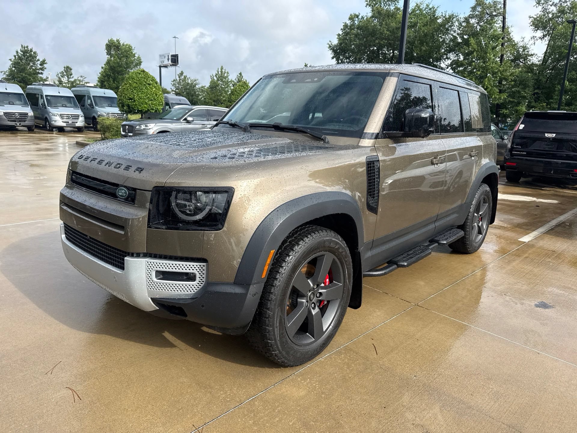 Used 2025 Land Rover Defender 110 S AWD/4WD image 8