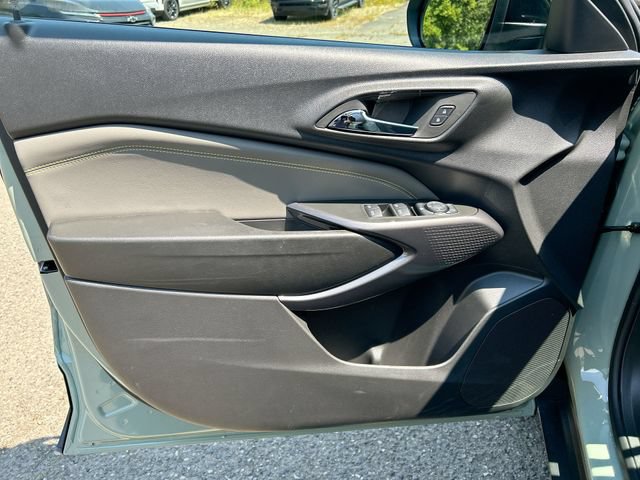 Used 2025 Chevrolet Trax ACTIV w/ Driver Confidence Package FWD image 20