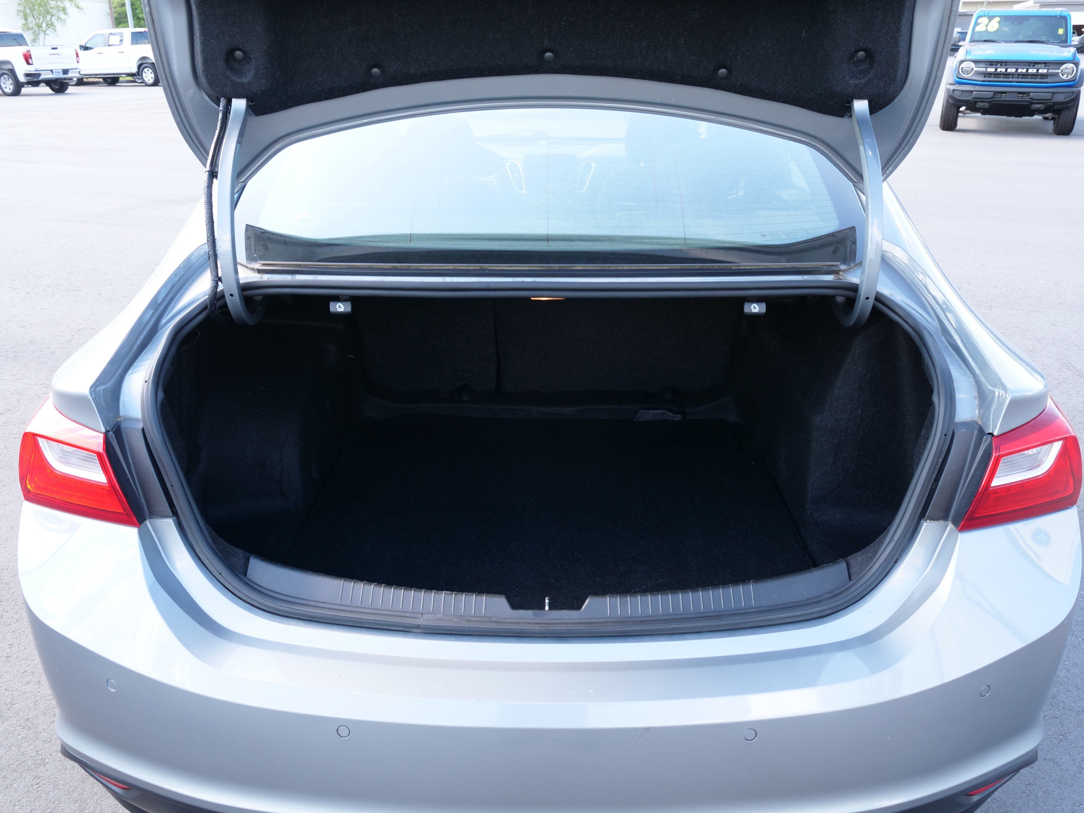 Used 2024 Chevrolet Malibu LT FWD image 12