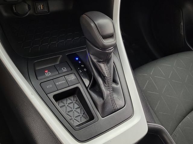Used 2023 Toyota RAV4 XLE w/ Convenience Package FWD image 31
