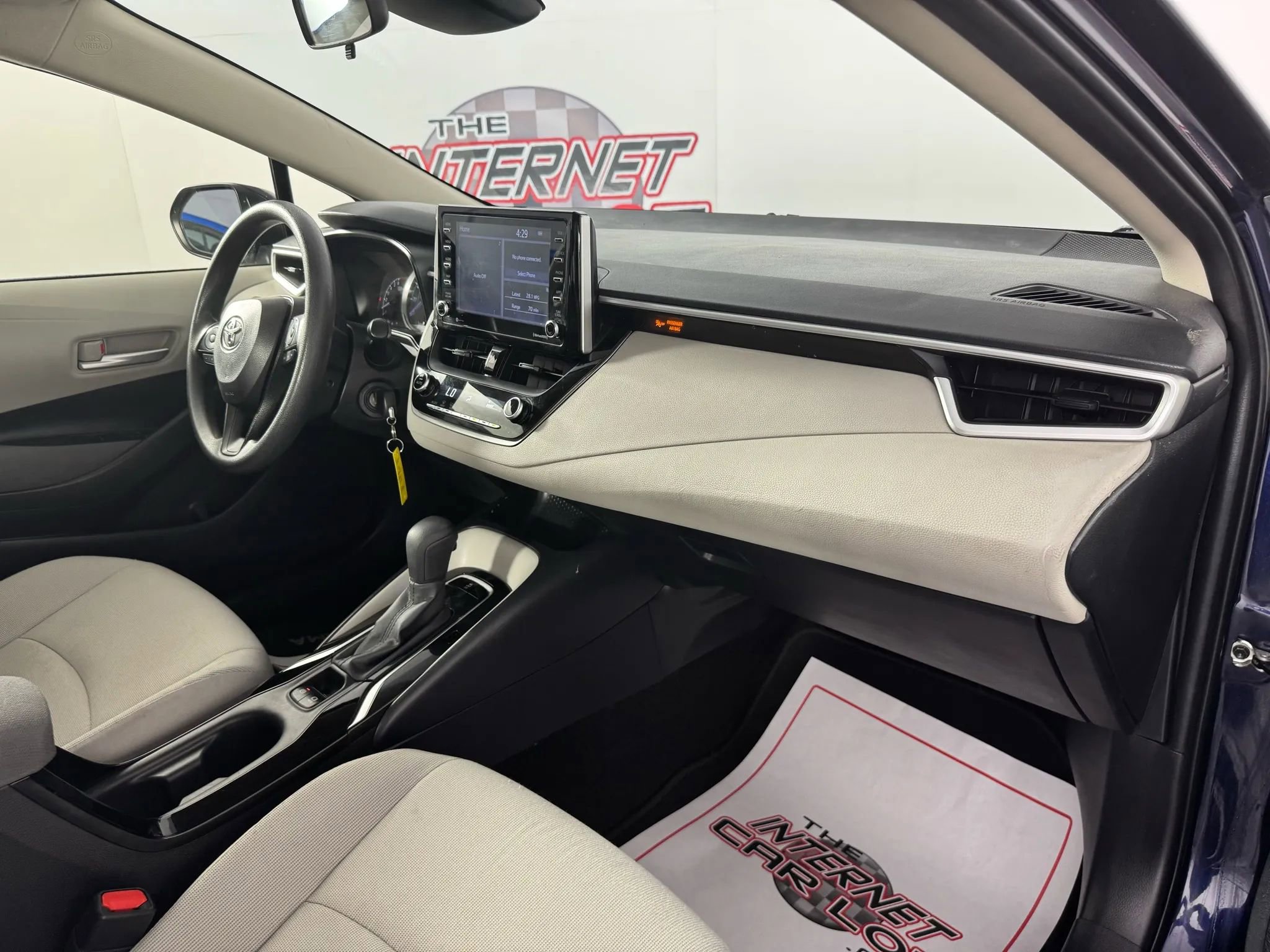 Used 2021 Toyota Corolla LE image 12