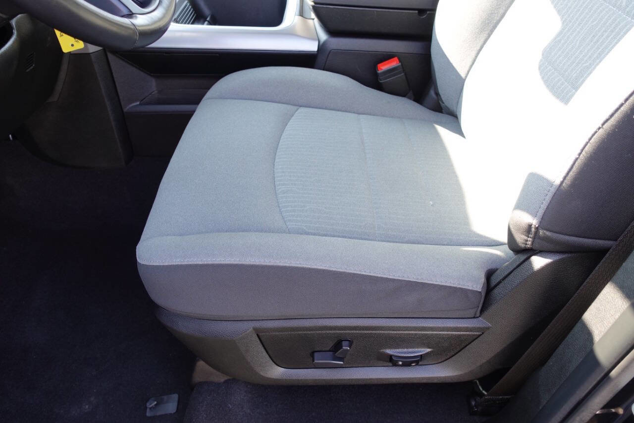 Used 2023 RAM 1500 Express w/ Wheel & Sound Group image 13