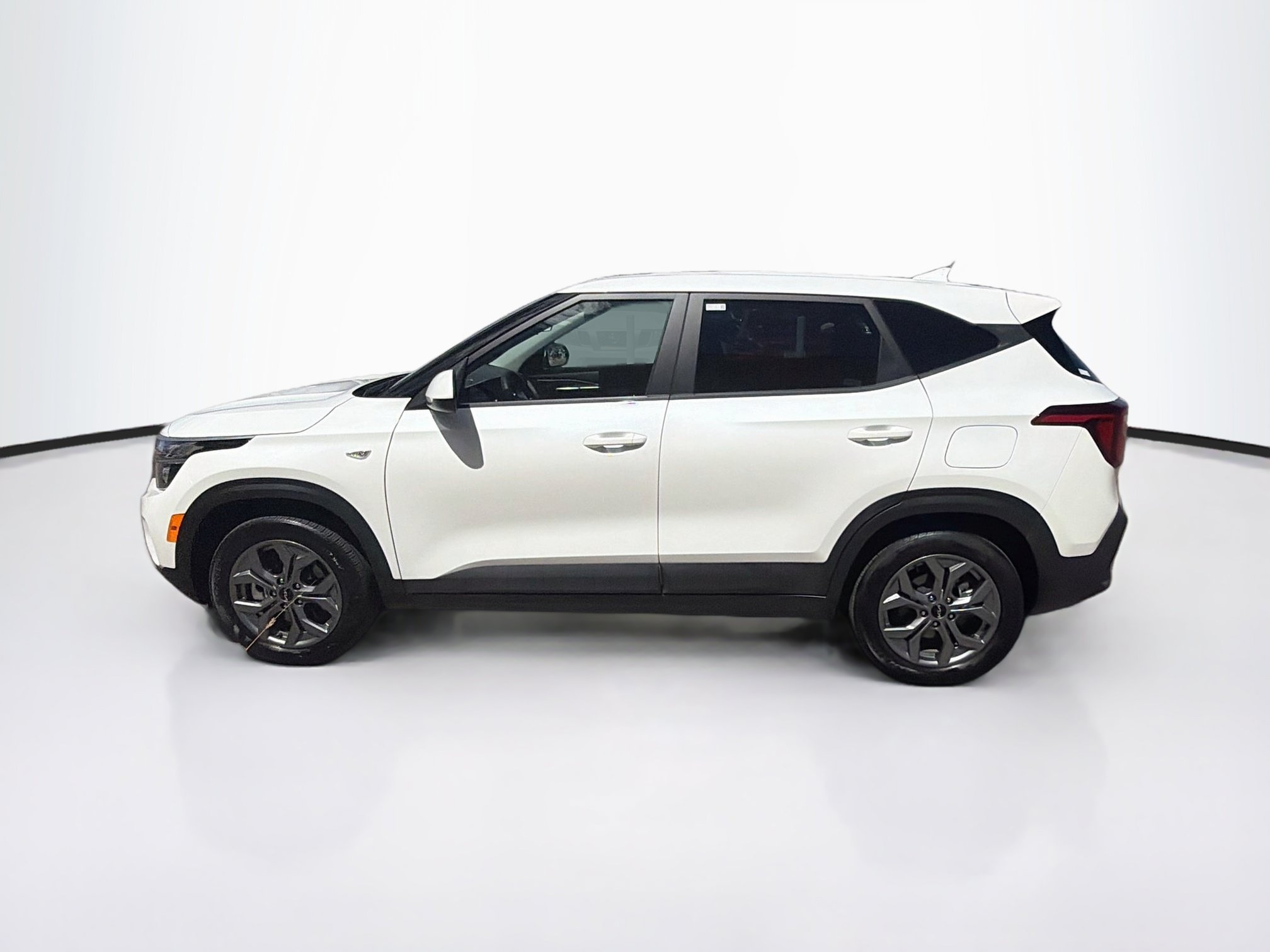 Used 2026 Kia Seltos LX AWD/4WD image 4
