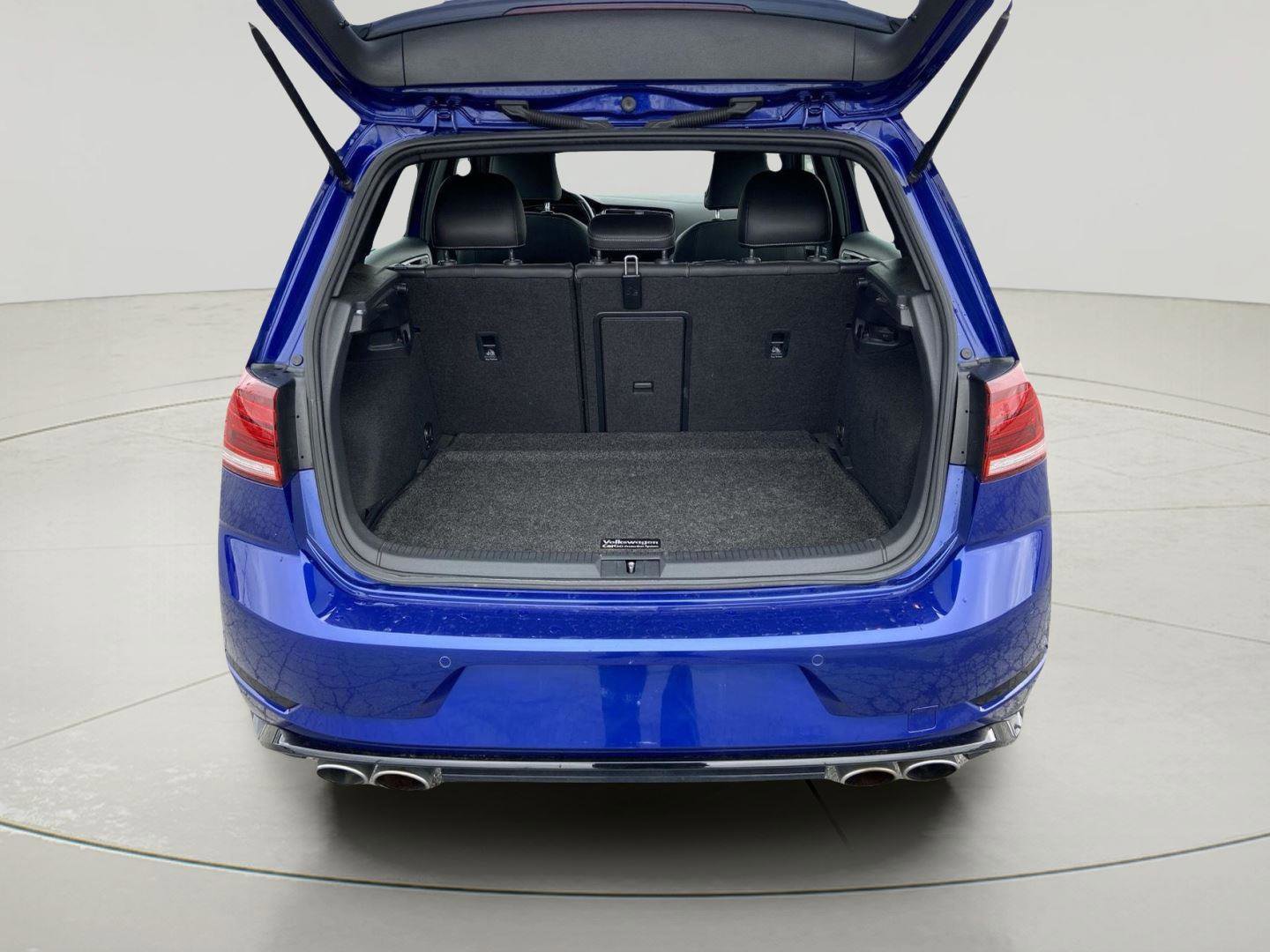 Used 2019 Volkswagen Golf R 4-Door image 11