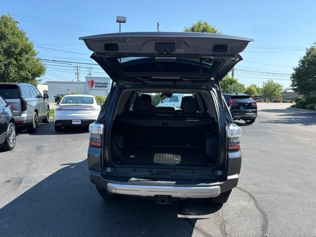 Used 2022 Toyota 4Runner TRD Off-Road Premium w/ Moonroof Package AWD/4WD image 6