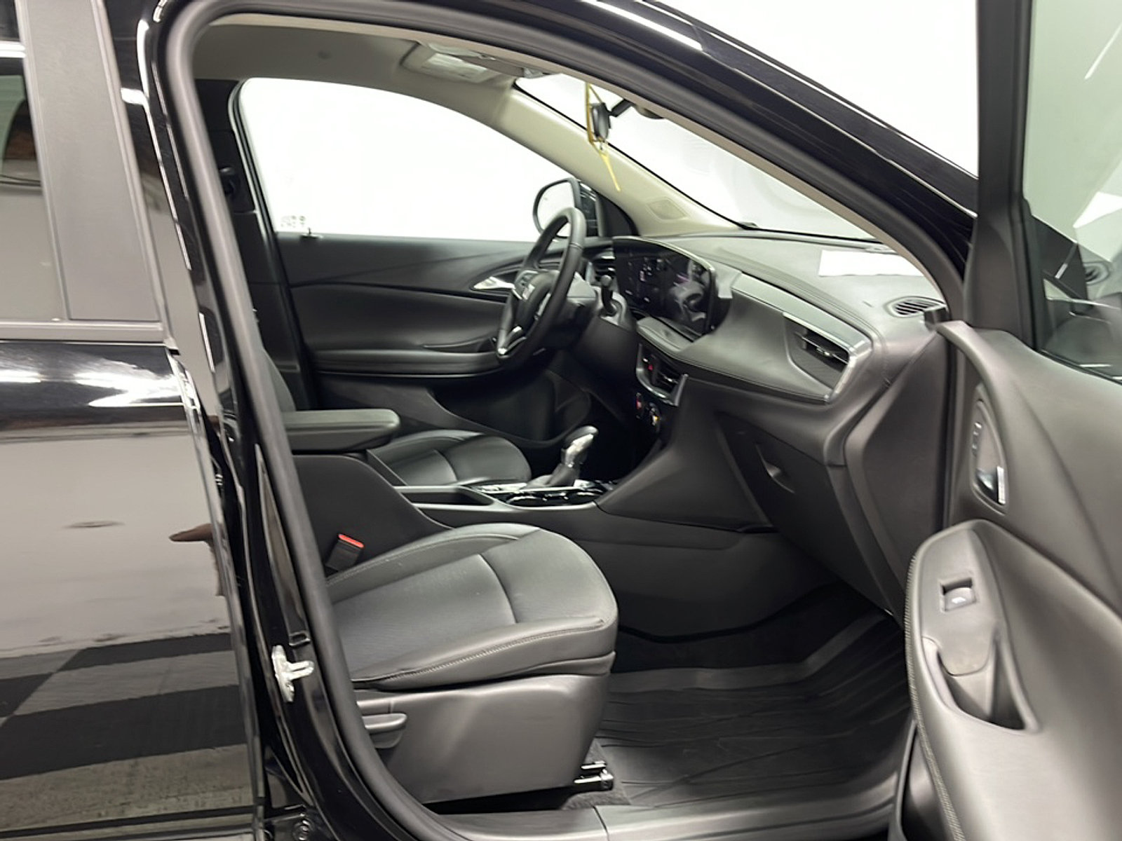 Used 2024 Buick Encore GX Preferred w/ Advanced Technology Package FWD image 22