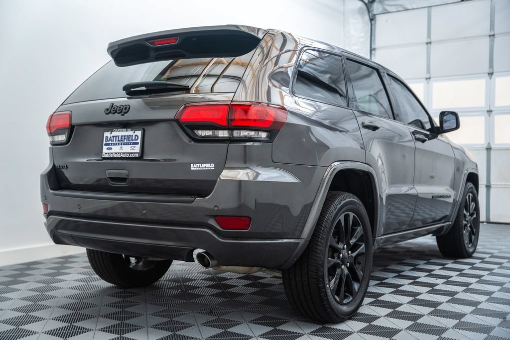 Used 2021 Jeep Grand Cherokee Laredo X AWD/4WD image 5