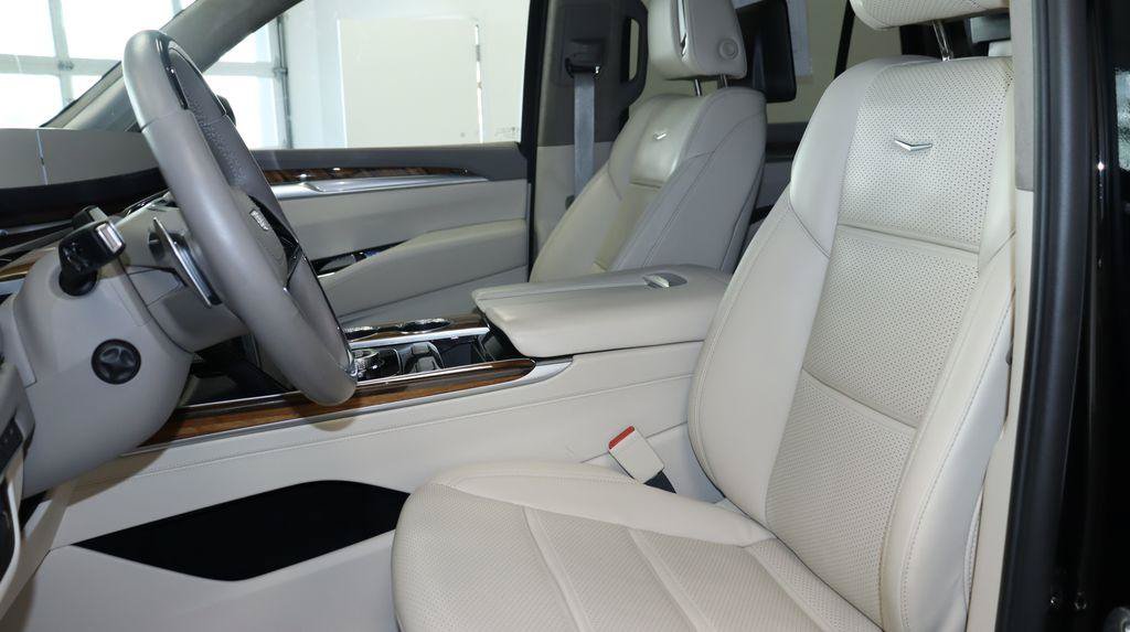 Certified 2025 Cadillac Escalade Sport Platinum AWD/4WD image 26