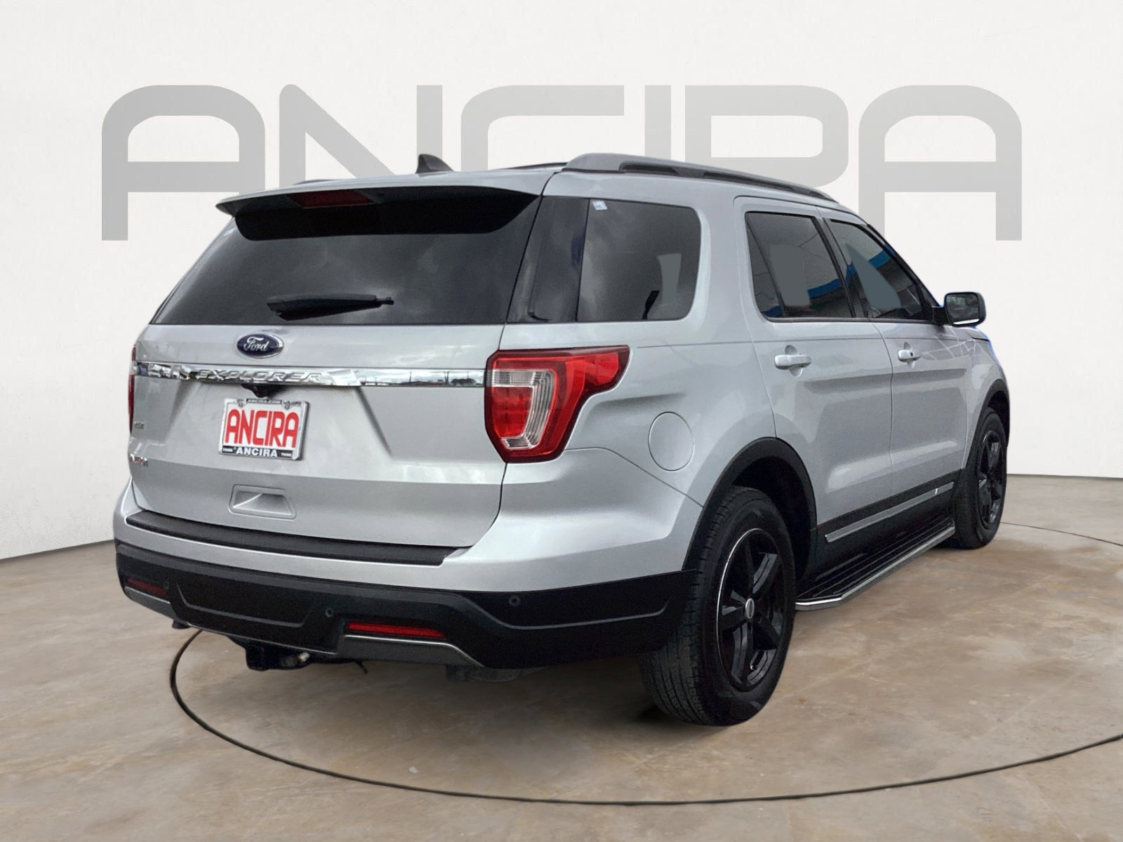 Used 2019 Ford Explorer XLT image 14