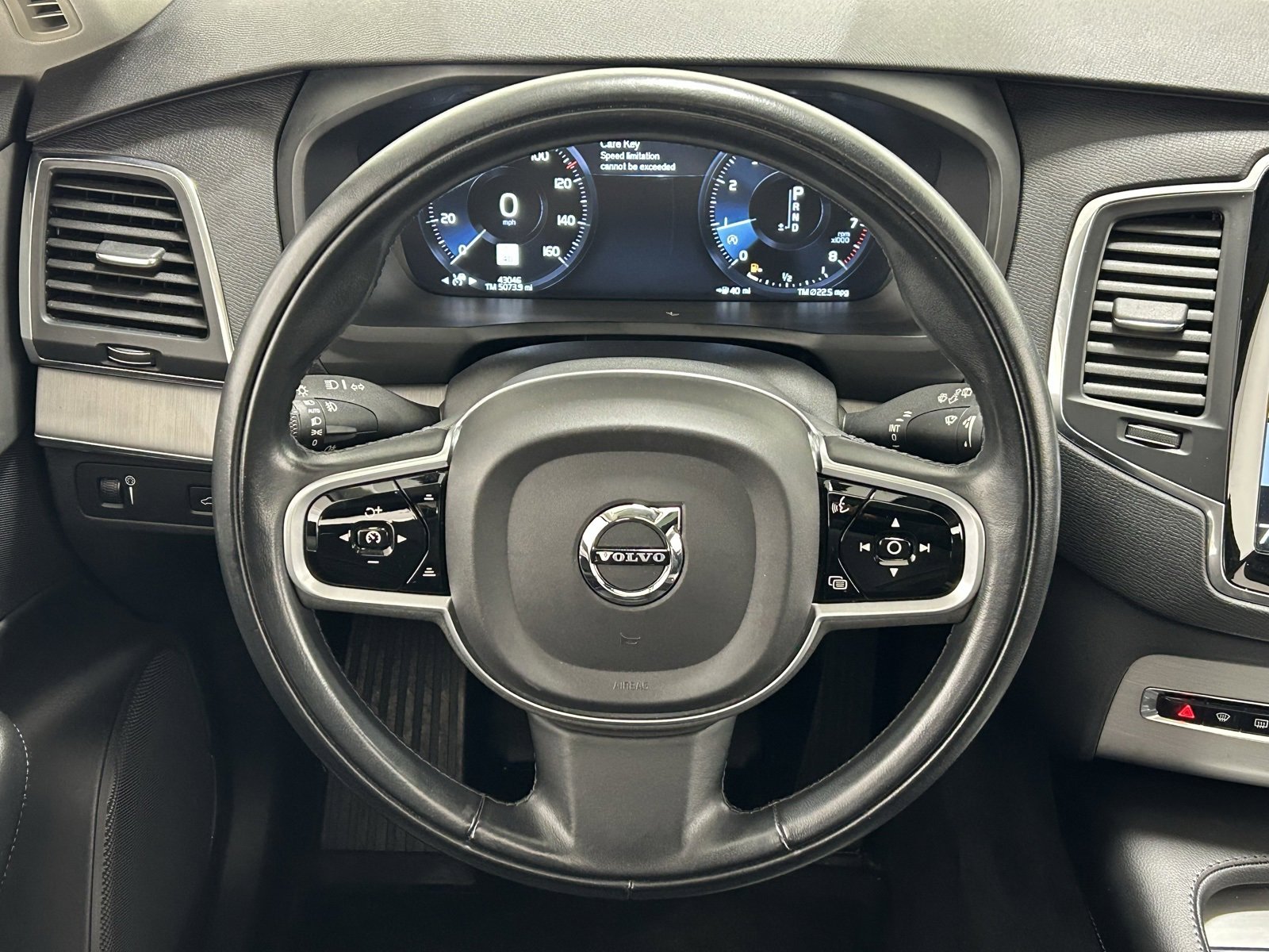 Used 2021 Volvo XC90 T5 Momentum w/ Climate Package image 12