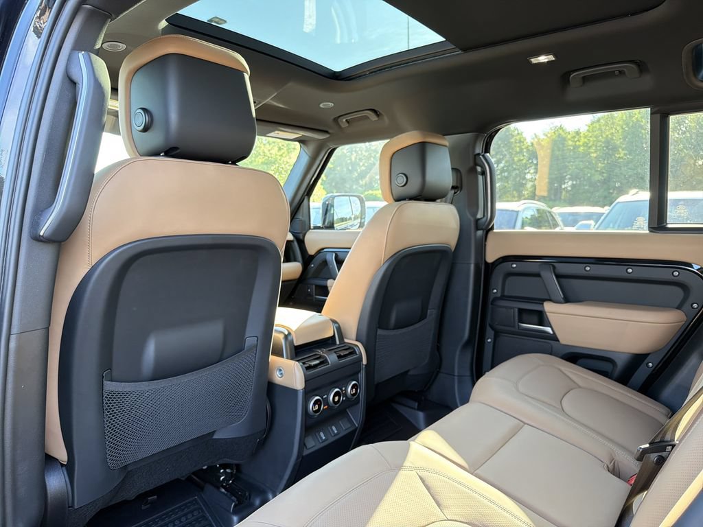 New 2026 Land Rover Defender 110 X-Dynamic SE AWD/4WD image 11