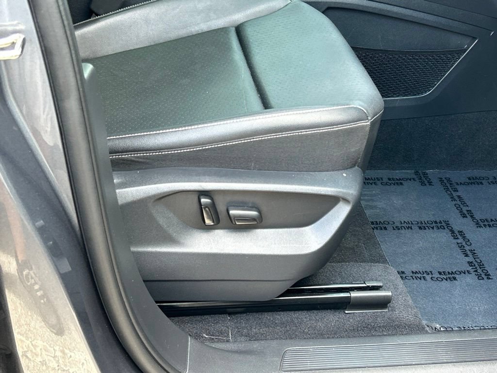 Used 2020 Volkswagen Atlas Cross Sport SEL FWD image 45