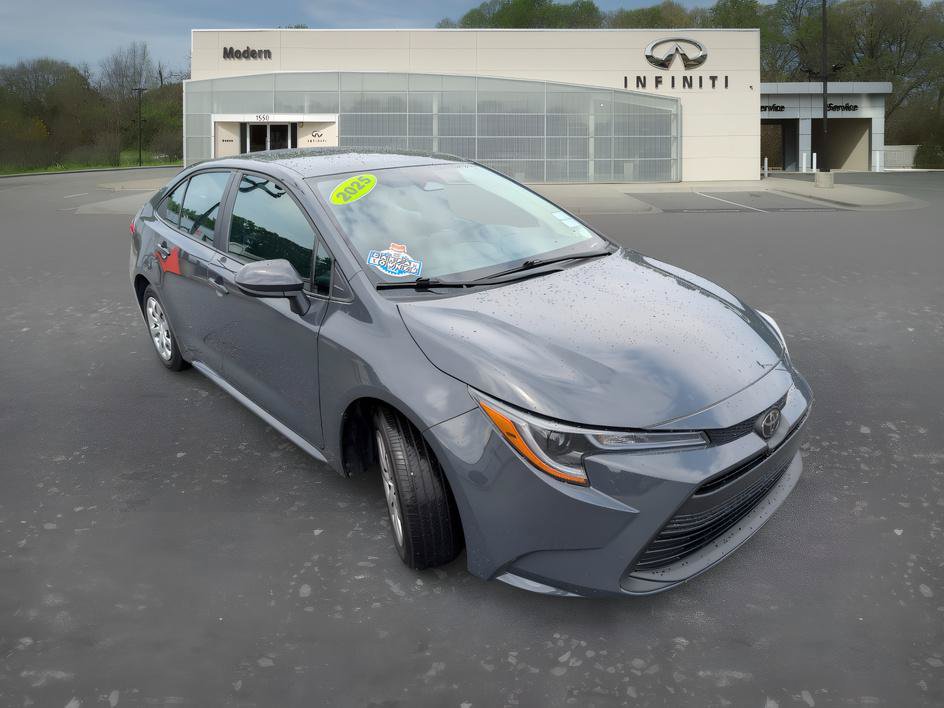 Used 2025 Toyota Corolla LE FWD image 2