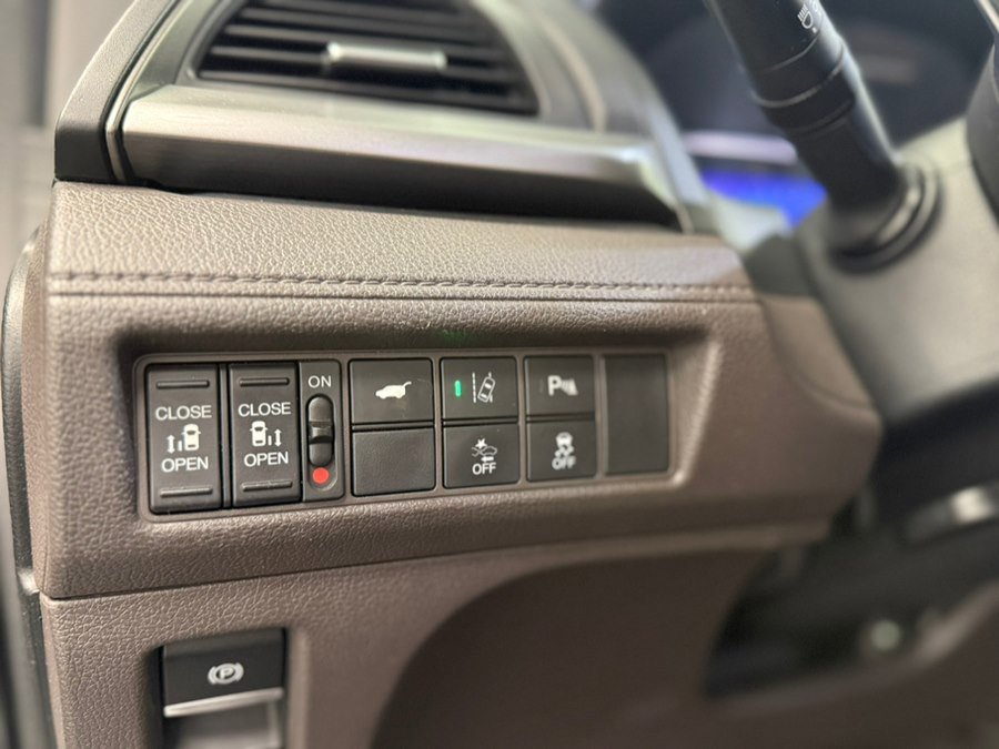 Used 2018 Honda Odyssey Touring image 45