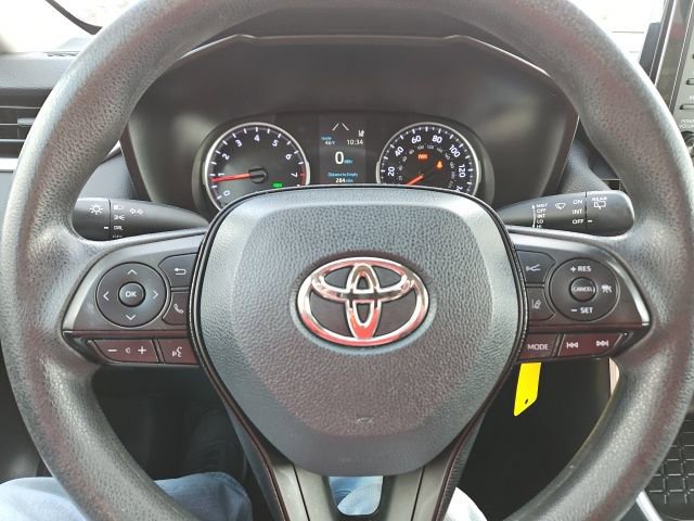Used 2019 Toyota RAV4 LE image 16