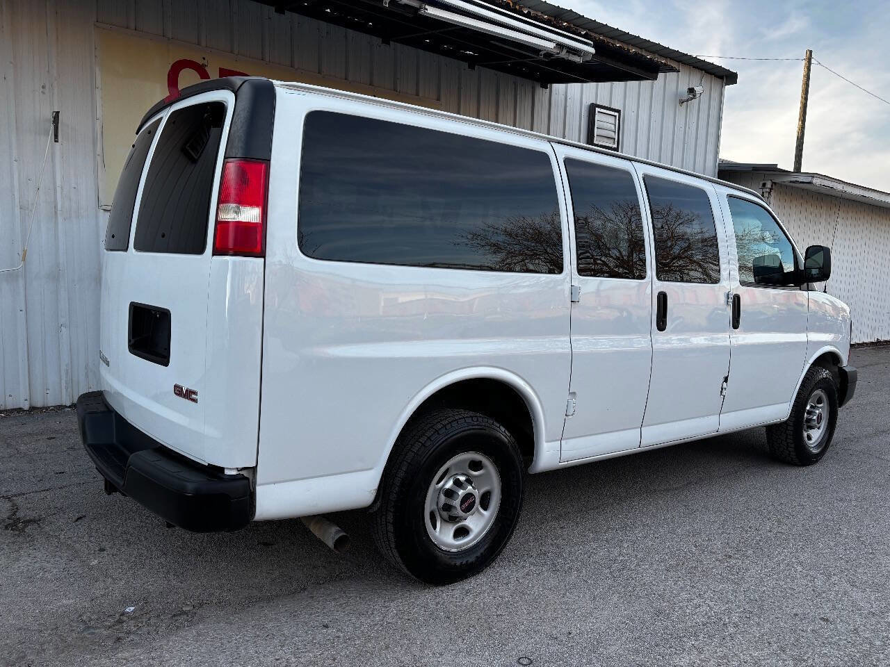 Used 2014 GMC Savana 3500 LS image 3