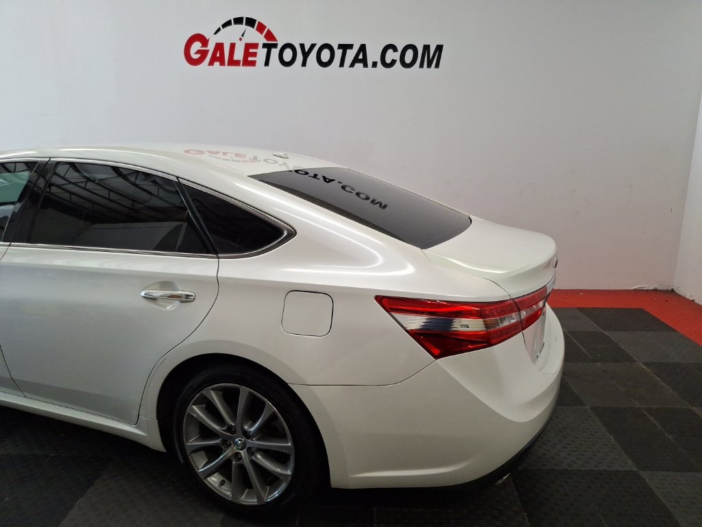 Used 2015 Toyota Avalon XLE Touring FWD image 7