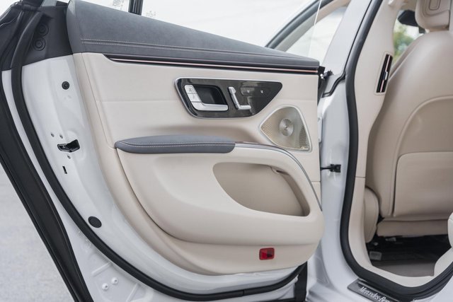 Certified 2024 Mercedes-Benz EQS 580 4MATIC Sedan image 31