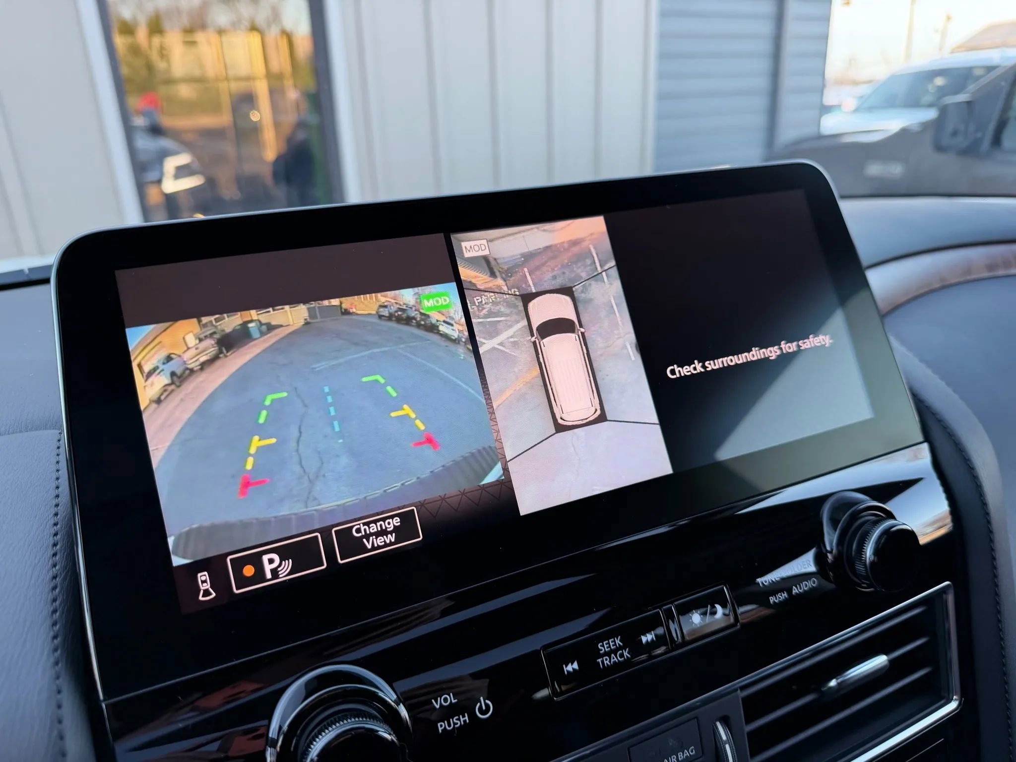 Used 2024 Nissan Armada SL w/ Captain's Chairs Package image 42