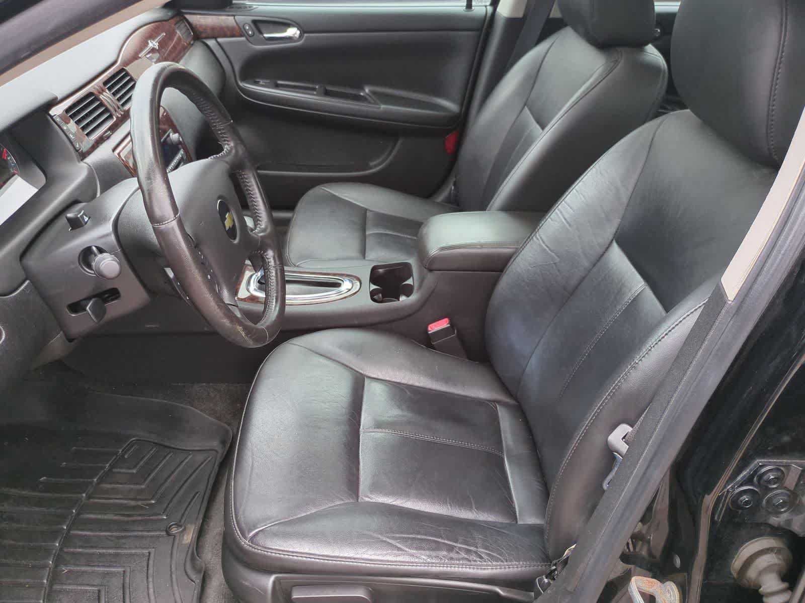 Used 2012 Chevrolet Impala LTZ FWD image 16