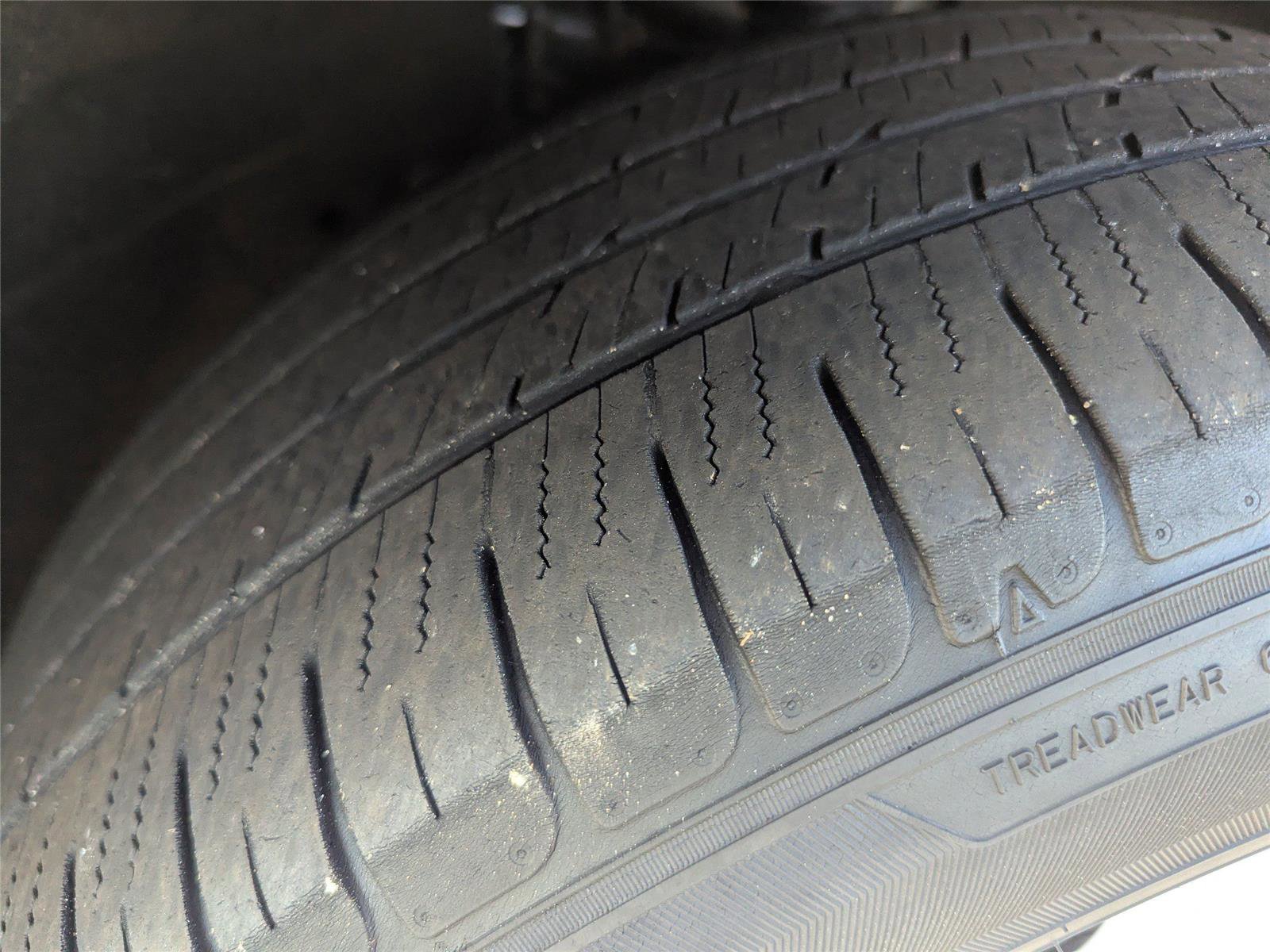 Used 2022 Ford Edge SEL image 39